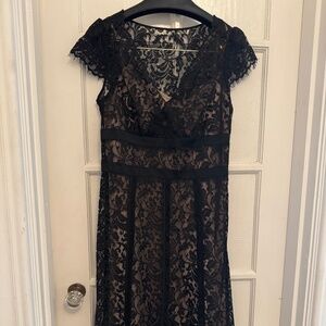 ANN TAYLOR Loft - black lace A-Line Dress - size 4